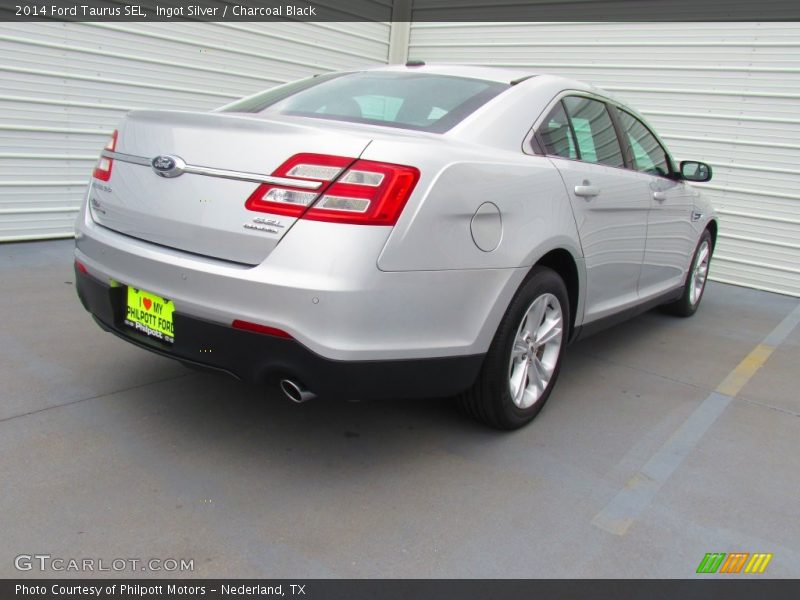 Ingot Silver / Charcoal Black 2014 Ford Taurus SEL