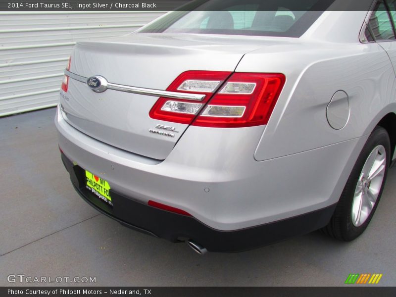 Ingot Silver / Charcoal Black 2014 Ford Taurus SEL