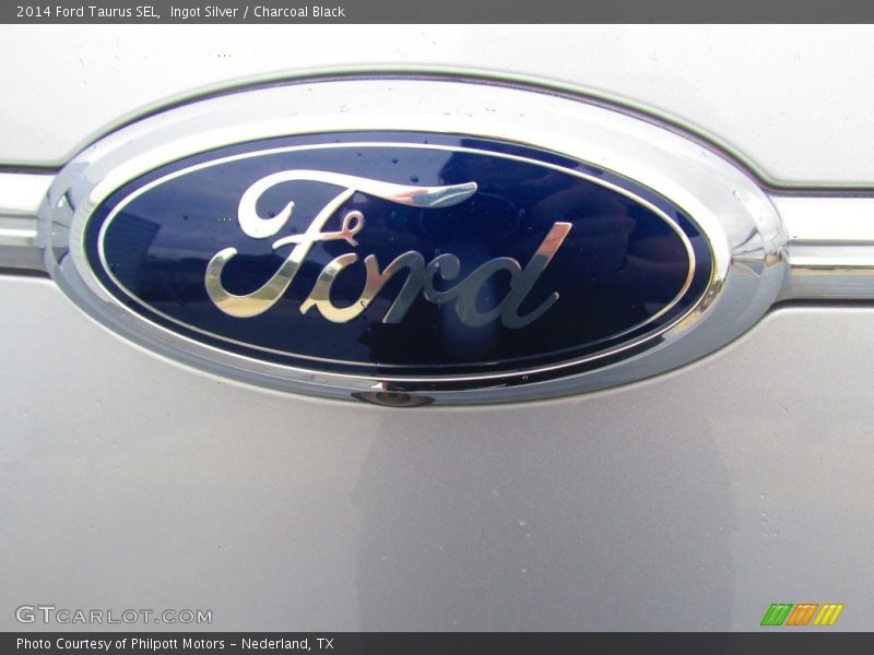 Ingot Silver / Charcoal Black 2014 Ford Taurus SEL