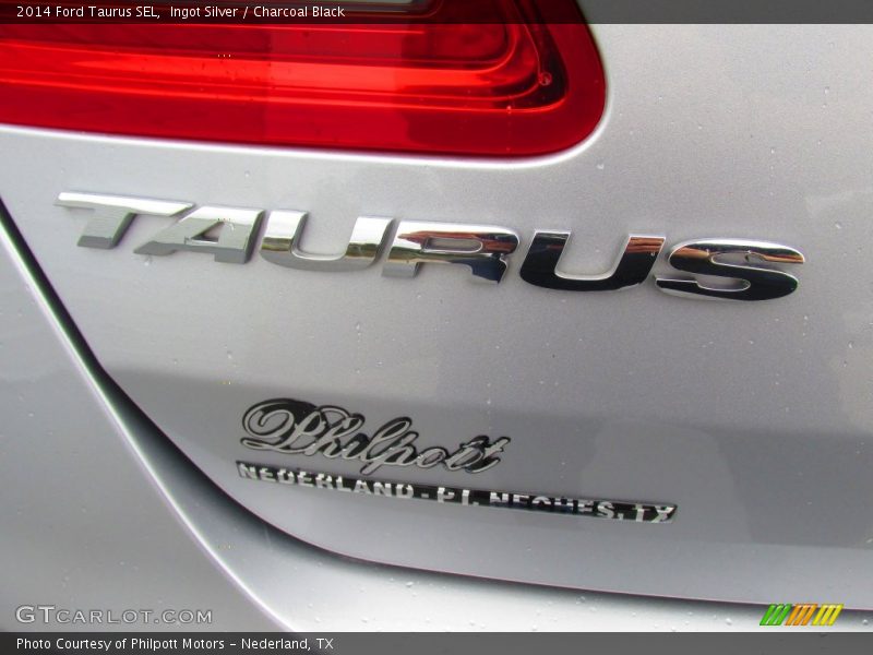 Ingot Silver / Charcoal Black 2014 Ford Taurus SEL