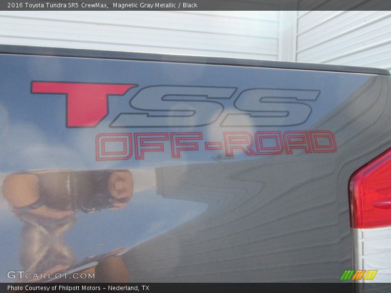 Magnetic Gray Metallic / Black 2016 Toyota Tundra SR5 CrewMax