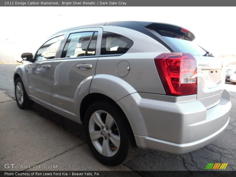 Bright Silver Metallic / Dark Slate Gray 2011 Dodge Caliber Mainstreet