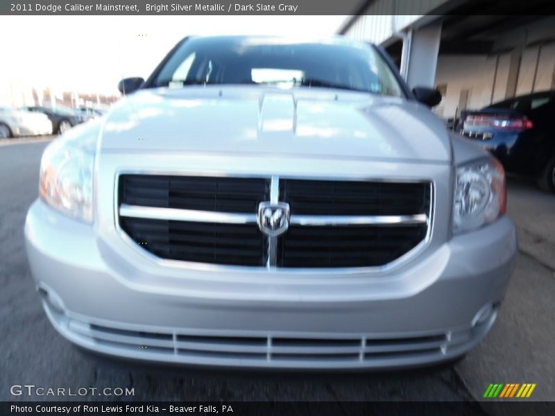 Bright Silver Metallic / Dark Slate Gray 2011 Dodge Caliber Mainstreet
