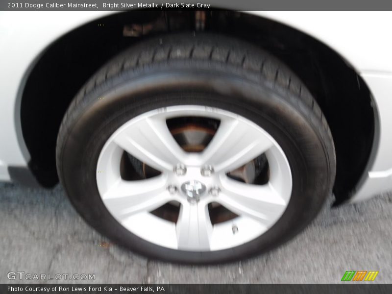 Bright Silver Metallic / Dark Slate Gray 2011 Dodge Caliber Mainstreet