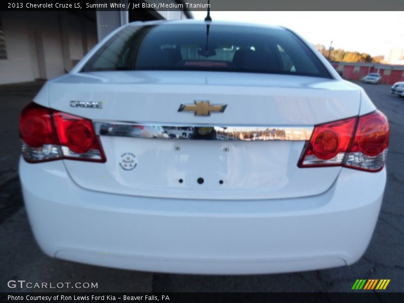 Summit White / Jet Black/Medium Titanium 2013 Chevrolet Cruze LS
