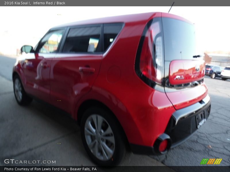 Inferno Red / Black 2016 Kia Soul !