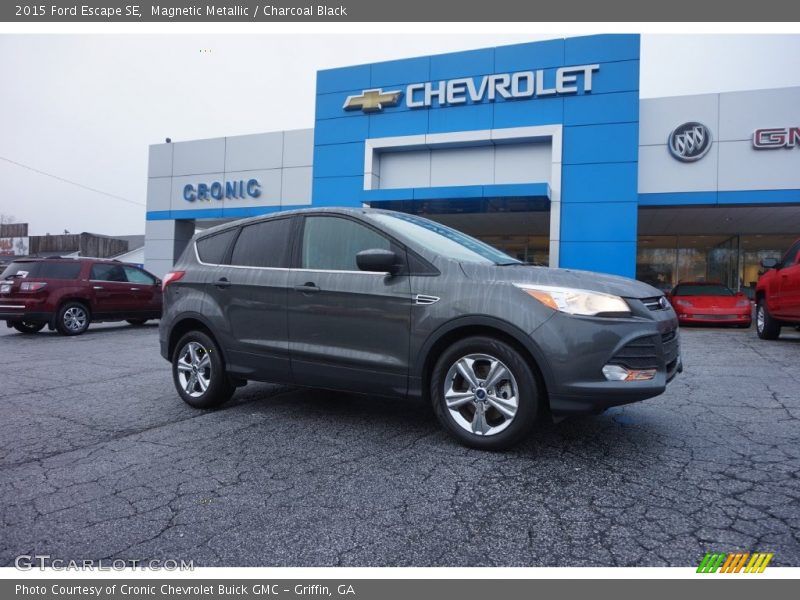Magnetic Metallic / Charcoal Black 2015 Ford Escape SE