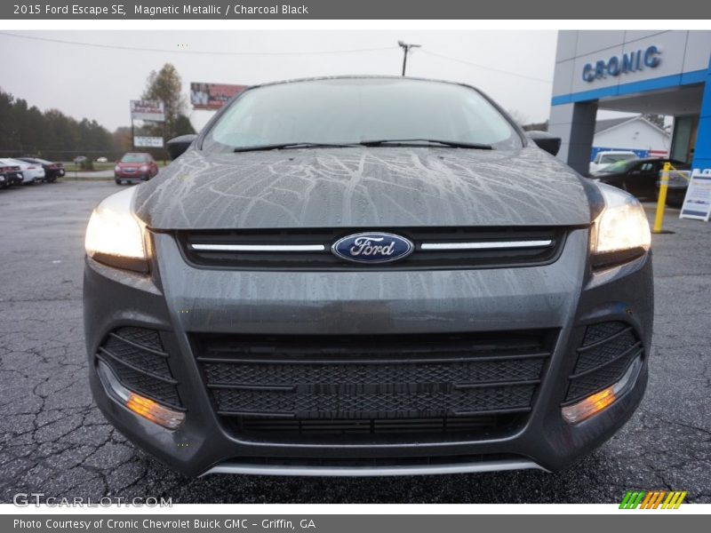 Magnetic Metallic / Charcoal Black 2015 Ford Escape SE