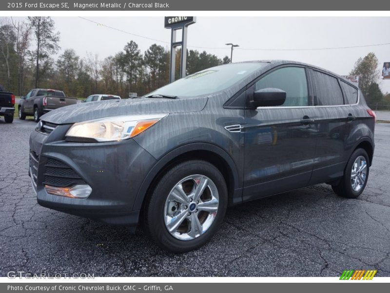 Magnetic Metallic / Charcoal Black 2015 Ford Escape SE