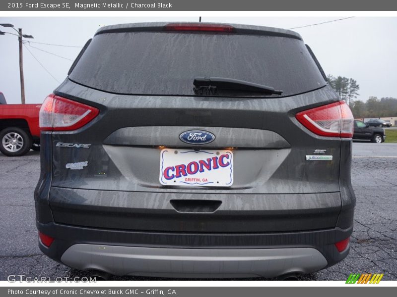 Magnetic Metallic / Charcoal Black 2015 Ford Escape SE