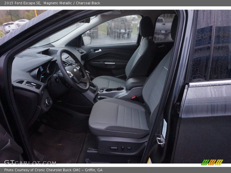 Magnetic Metallic / Charcoal Black 2015 Ford Escape SE