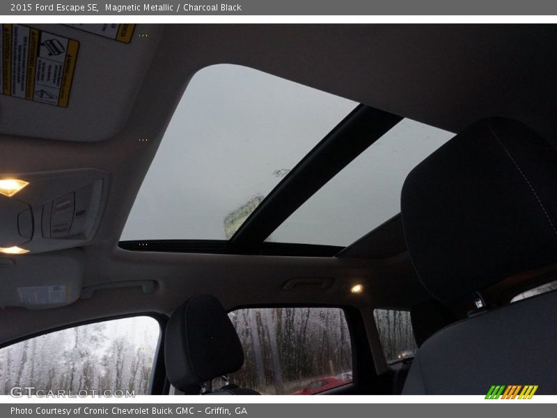 Magnetic Metallic / Charcoal Black 2015 Ford Escape SE