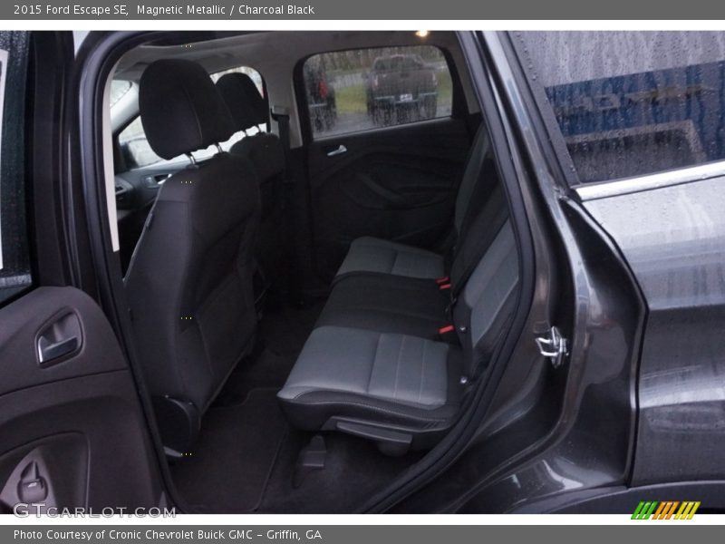 Magnetic Metallic / Charcoal Black 2015 Ford Escape SE