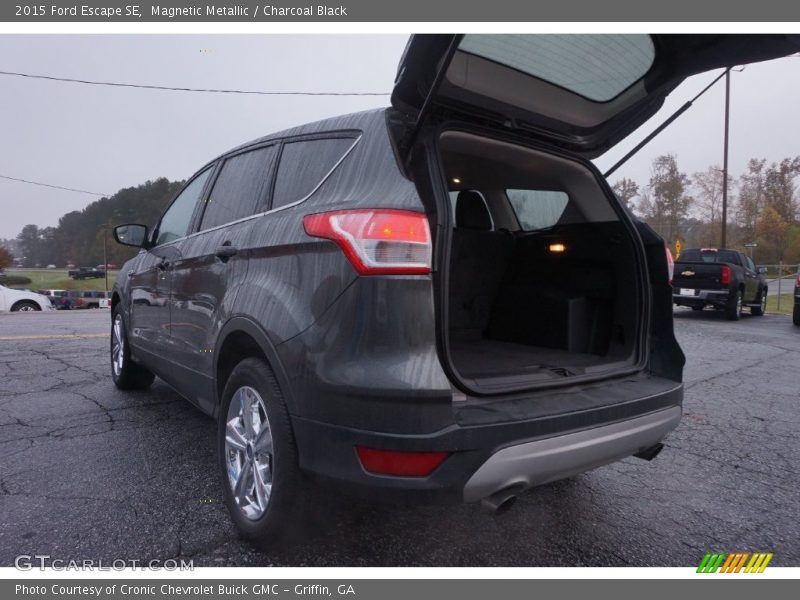 Magnetic Metallic / Charcoal Black 2015 Ford Escape SE