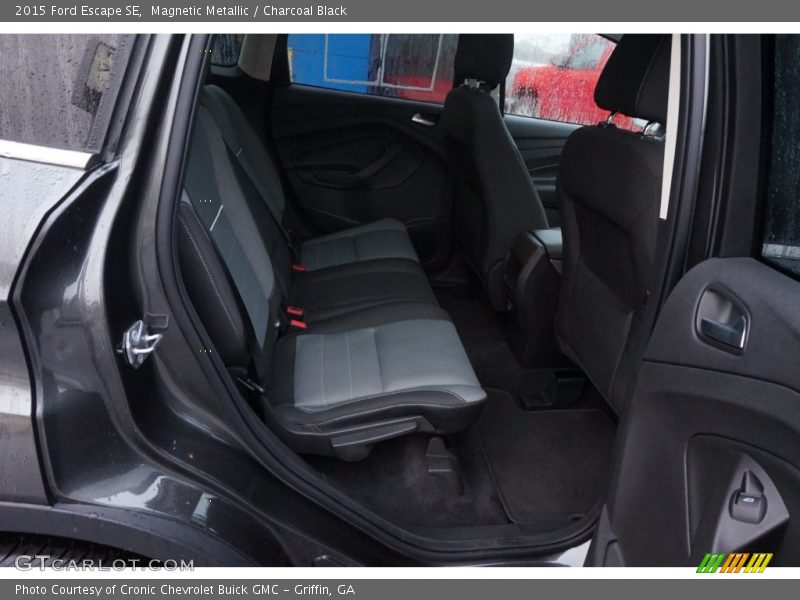 Magnetic Metallic / Charcoal Black 2015 Ford Escape SE