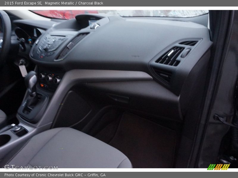 Magnetic Metallic / Charcoal Black 2015 Ford Escape SE