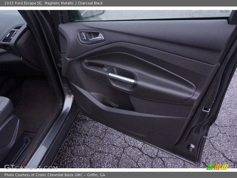Magnetic Metallic / Charcoal Black 2015 Ford Escape SE