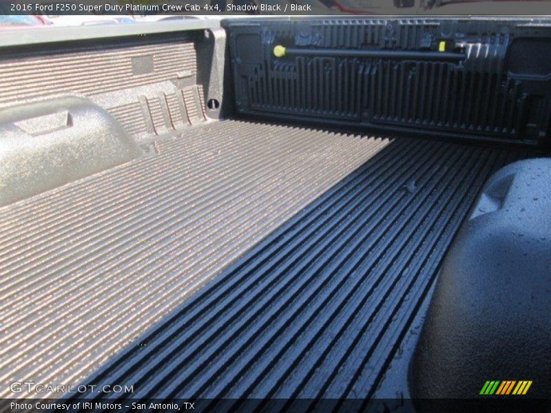 Shadow Black / Black 2016 Ford F250 Super Duty Platinum Crew Cab 4x4