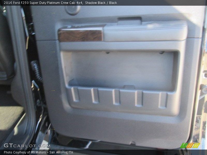Shadow Black / Black 2016 Ford F250 Super Duty Platinum Crew Cab 4x4