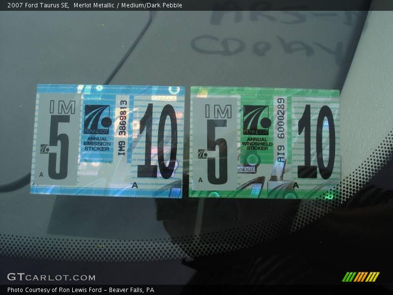 Merlot Metallic / Medium/Dark Pebble 2007 Ford Taurus SE
