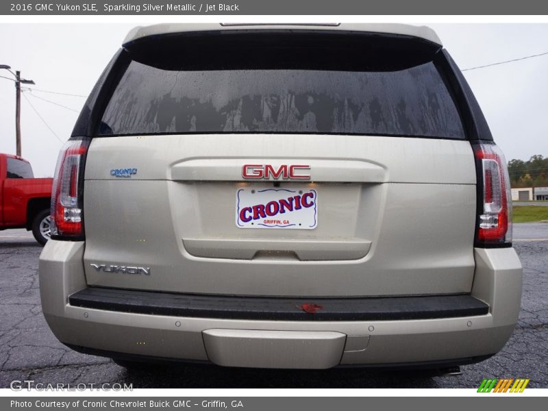 Sparkling Silver Metallic / Jet Black 2016 GMC Yukon SLE