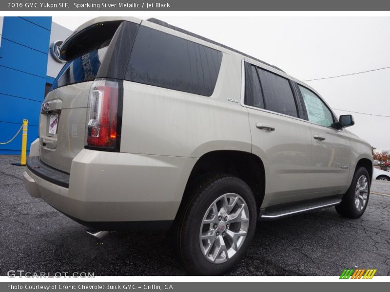 Sparkling Silver Metallic / Jet Black 2016 GMC Yukon SLE