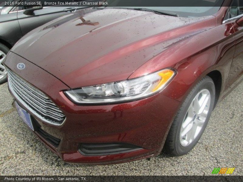 Bronze Fire Metallic / Charcoal Black 2016 Ford Fusion SE