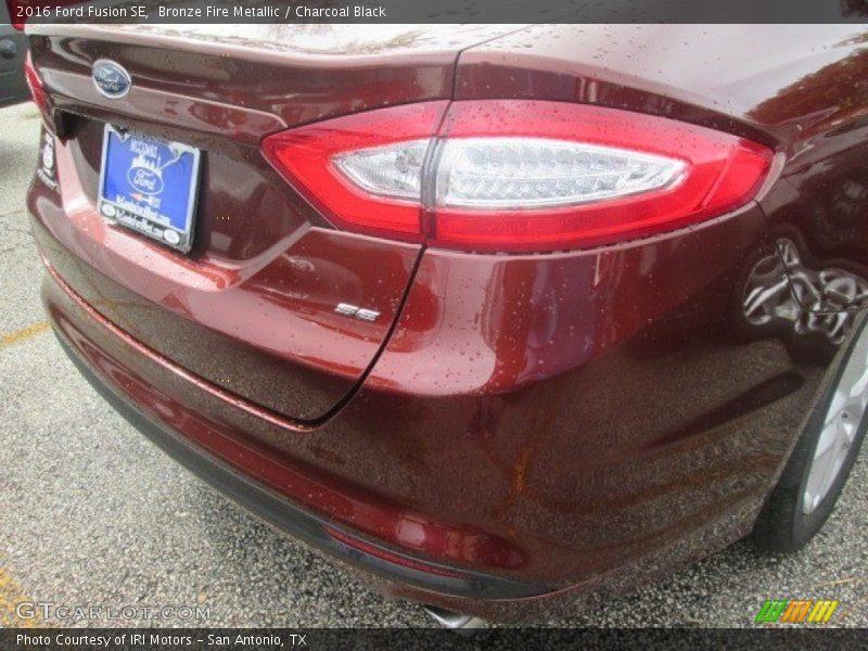 Bronze Fire Metallic / Charcoal Black 2016 Ford Fusion SE