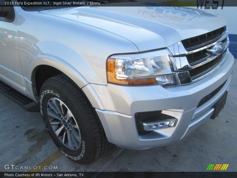 Ingot Silver Metallic / Ebony 2016 Ford Expedition XLT