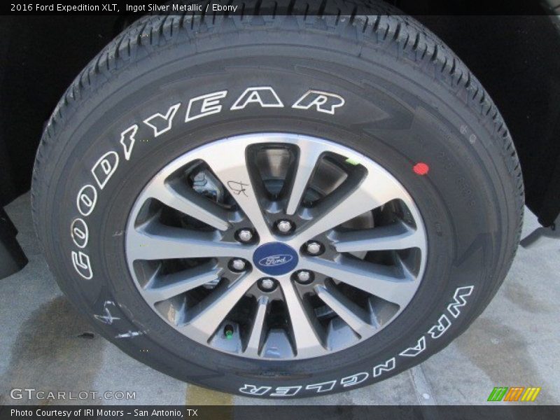 Ingot Silver Metallic / Ebony 2016 Ford Expedition XLT