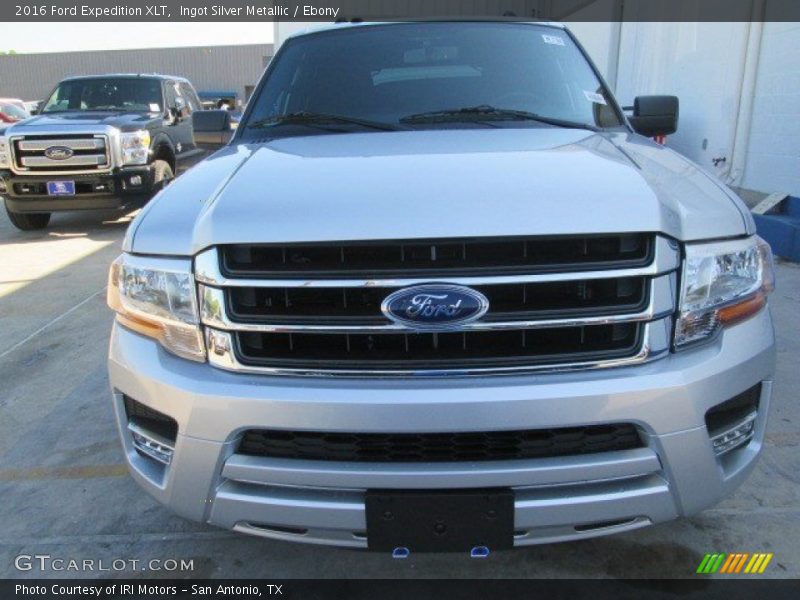 Ingot Silver Metallic / Ebony 2016 Ford Expedition XLT