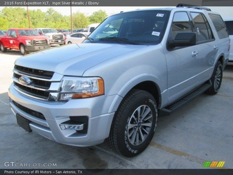 Ingot Silver Metallic / Ebony 2016 Ford Expedition XLT