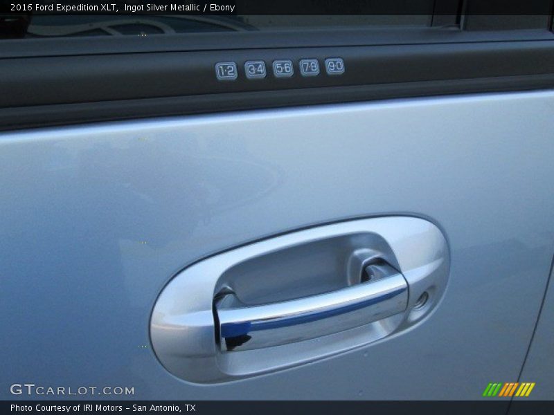 Ingot Silver Metallic / Ebony 2016 Ford Expedition XLT