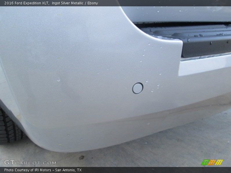 Ingot Silver Metallic / Ebony 2016 Ford Expedition XLT