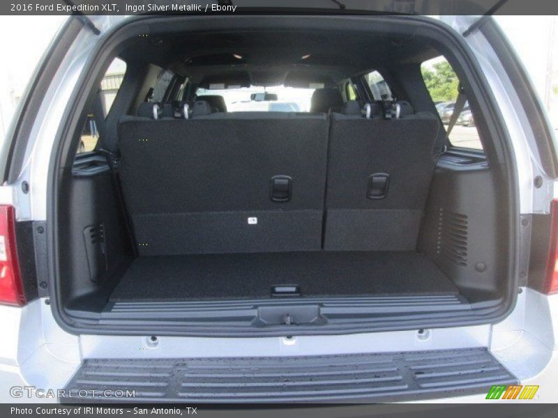 Ingot Silver Metallic / Ebony 2016 Ford Expedition XLT