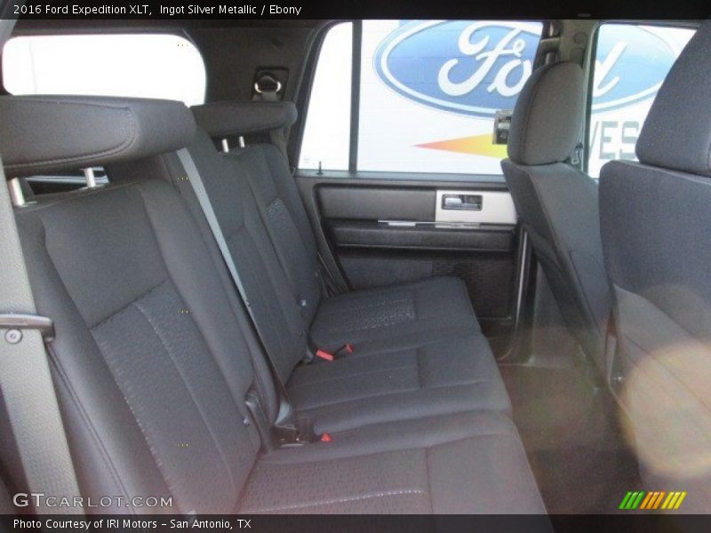 Ingot Silver Metallic / Ebony 2016 Ford Expedition XLT