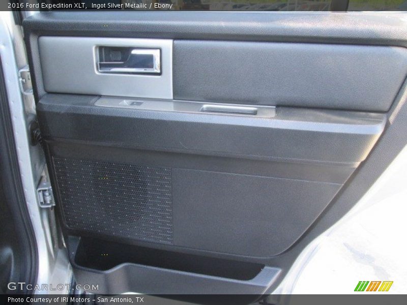 Ingot Silver Metallic / Ebony 2016 Ford Expedition XLT