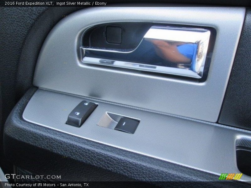 Ingot Silver Metallic / Ebony 2016 Ford Expedition XLT