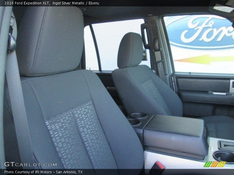 Ingot Silver Metallic / Ebony 2016 Ford Expedition XLT