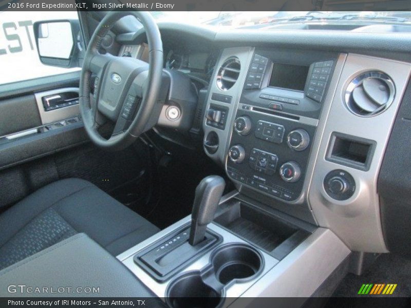 Ingot Silver Metallic / Ebony 2016 Ford Expedition XLT