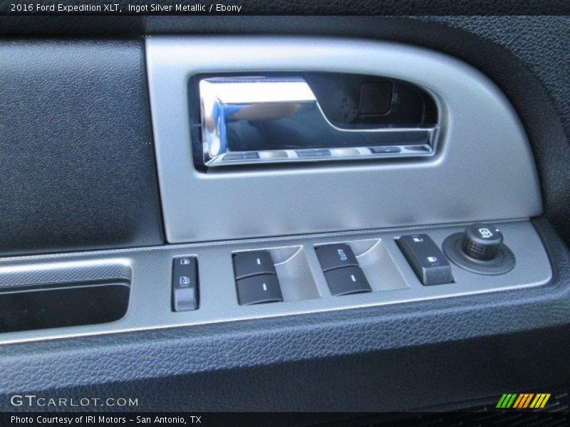 Ingot Silver Metallic / Ebony 2016 Ford Expedition XLT