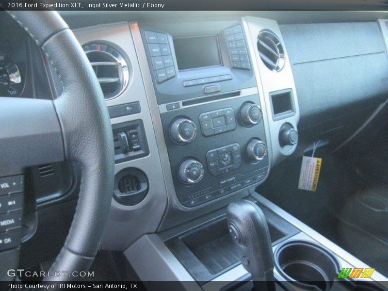 Ingot Silver Metallic / Ebony 2016 Ford Expedition XLT