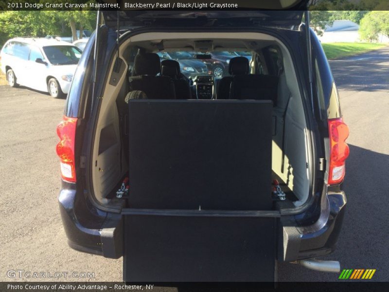 Blackberry Pearl / Black/Light Graystone 2011 Dodge Grand Caravan Mainstreet