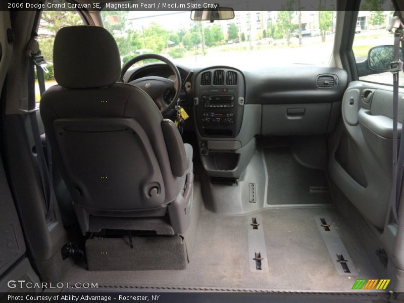 Magnesium Pearl / Medium Slate Gray 2006 Dodge Grand Caravan SE