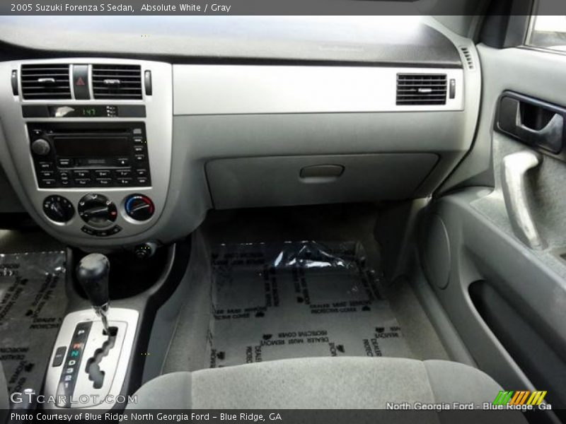 Absolute White / Gray 2005 Suzuki Forenza S Sedan