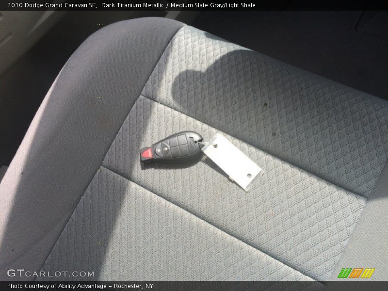 Dark Titanium Metallic / Medium Slate Gray/Light Shale 2010 Dodge Grand Caravan SE