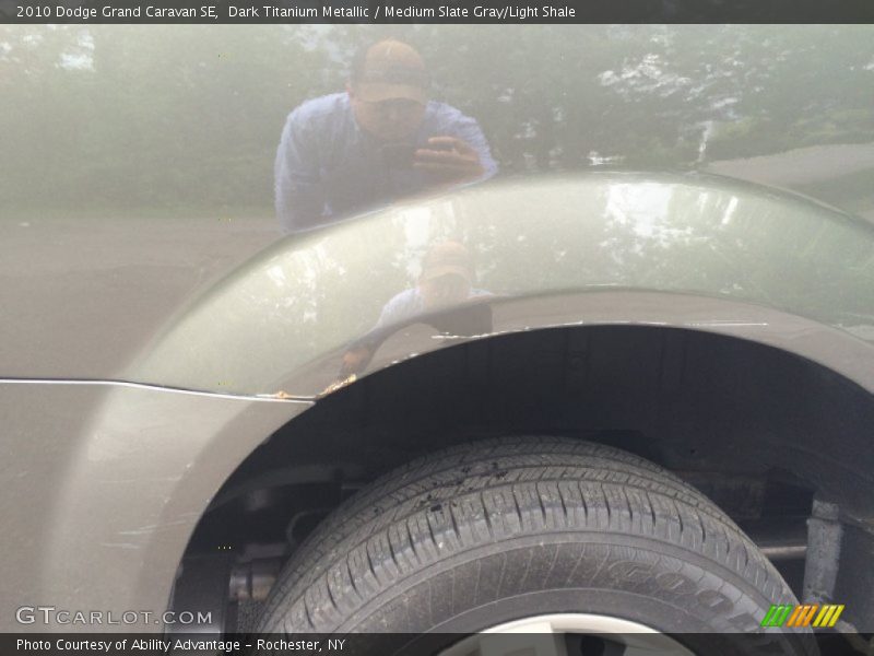 Dark Titanium Metallic / Medium Slate Gray/Light Shale 2010 Dodge Grand Caravan SE