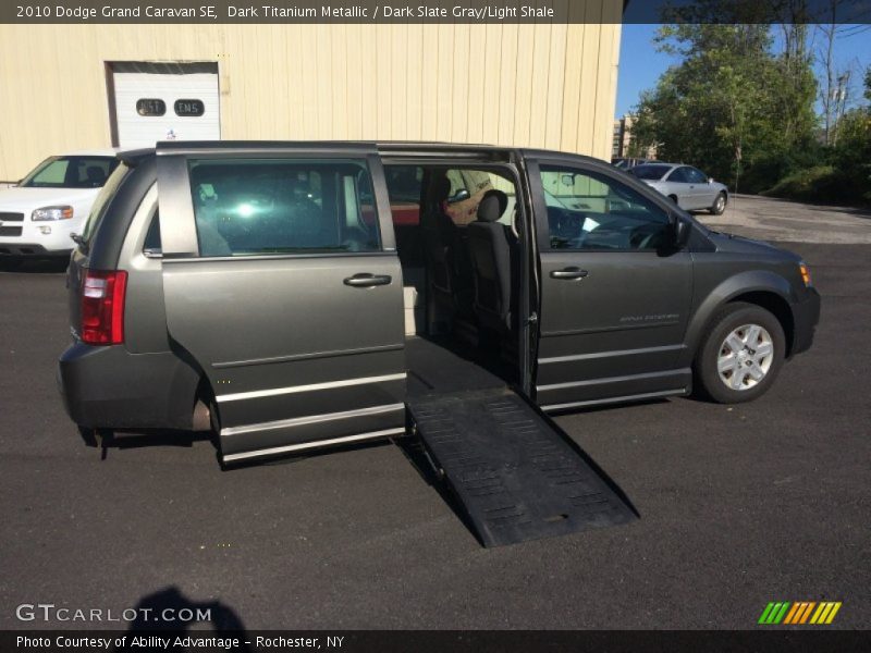 Dark Titanium Metallic / Dark Slate Gray/Light Shale 2010 Dodge Grand Caravan SE