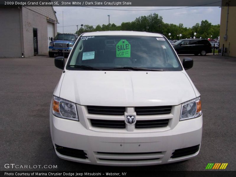 Stone White / Dark Slate Gray/Light Shale 2009 Dodge Grand Caravan SE