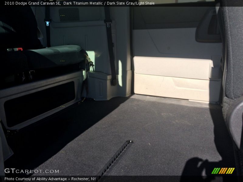 Dark Titanium Metallic / Dark Slate Gray/Light Shale 2010 Dodge Grand Caravan SE